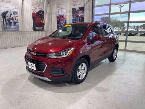 Used 2021 Chevrolet Trax LT w/ Driver Confidence Package AWD/4WD image 4