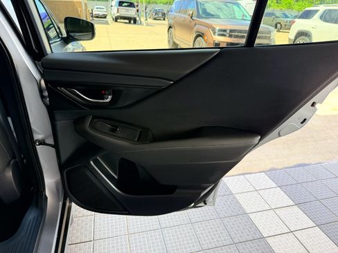 Used 2025 Subaru Outback Premium AWD/4WD image 15