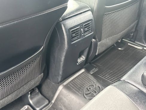 Used 2024 Toyota 4Runner SR5 Premium w/ Moonroof Package AWD/4WD image 40