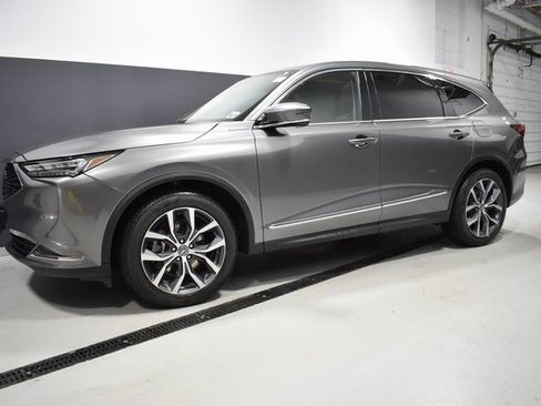 Used 2023 Acura MDX SH-AWD w/ Technology Package image 2