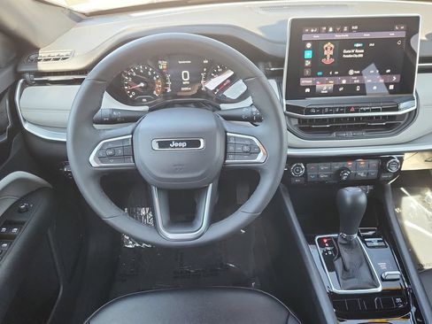 Used 2025 Jeep Compass Limited AWD/4WD image 11