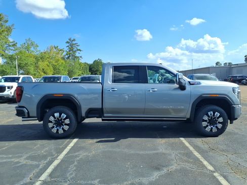 New 2026 GMC Sierra 2500 Denali w/ Denali Reserve Package AWD/4WD image 3
