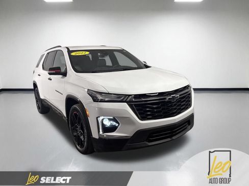 Used 2022 Chevrolet Traverse Premier w/ Redline Edition FWD image 7