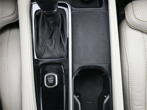 Used 2022 Volvo XC90 T6 Inscription w/ Advanced Package image 11