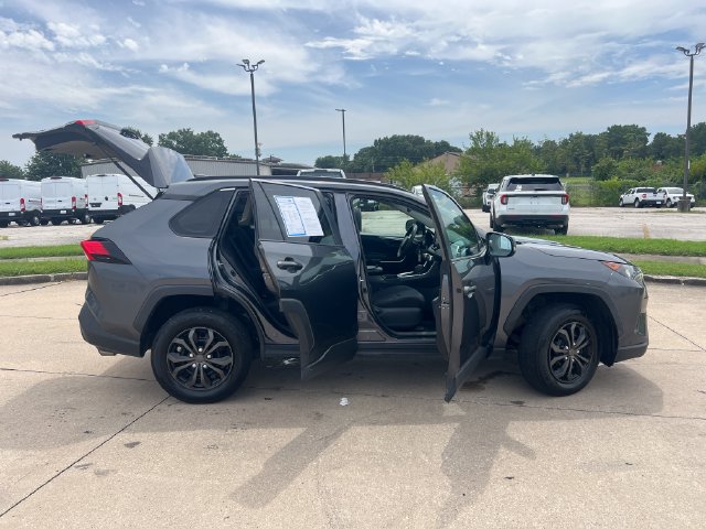 Used 2019 Toyota RAV4 LE w/ All Weather Liner Package AWD/4WD image 11