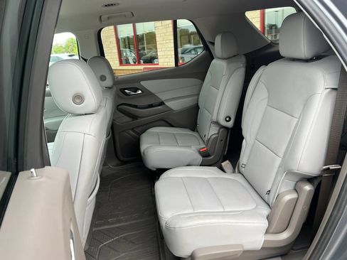 Used 2021 Chevrolet Traverse LT w/ LPO, Floor Liner Package AWD/4WD image 9