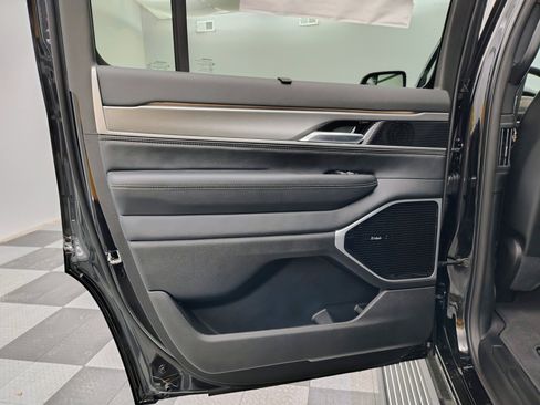 New 2026 Jeep Grand Wagoneer Limited AWD/4WD image 22