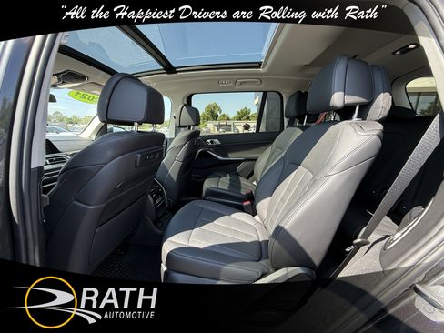 Used 2021 BMW X7 xDrive40i w/ Cold Weather Package image 19