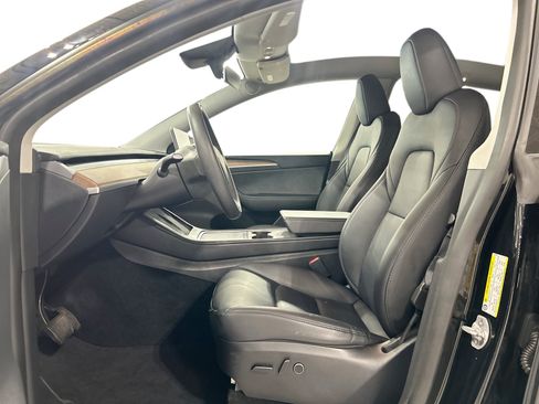 Certified 2023 Tesla Model Y Long Range AWD/4WD image 9