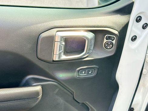 Used 2023 Jeep Wrangler Unlimited w/ Convenience Group image 19