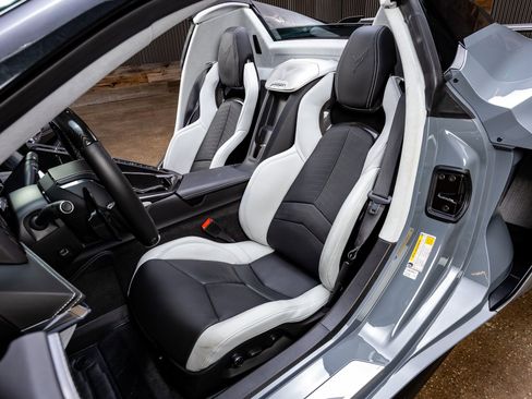 Used 2024 Chevrolet Corvette Z06 image 32