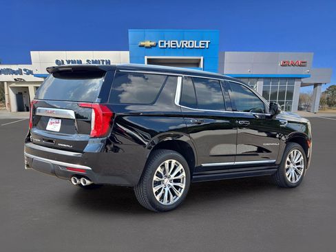 Used 2022 GMC Yukon Denali w/ Denali Premium Package image 7