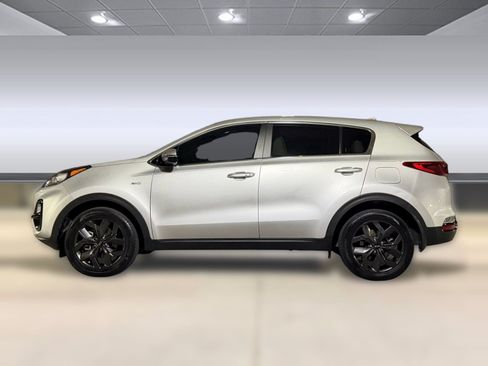 Used 2022 Kia Sportage LX w/ LX AWD Value Edition Package image 2