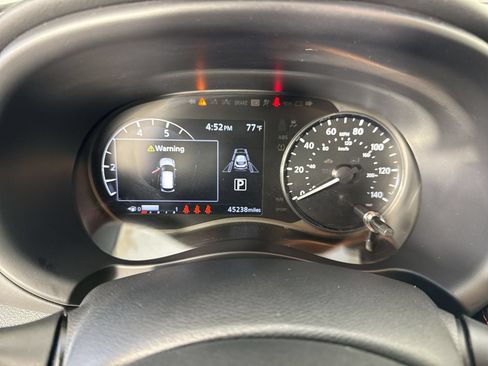 Used 2024 Nissan Kicks SR w/ SR Premium Package FWD image 17