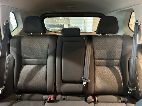 Used 2025 Nissan Rogue SV FWD image 39