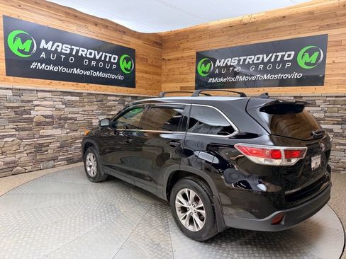 Used 2014 Toyota Highlander XLE AWD/4WD image 10