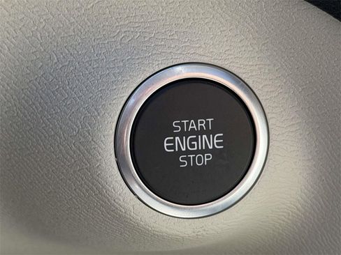 New 2026 Volvo XC40 B5 Ultra w/ Protection Package Premier image 7