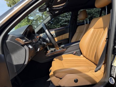 Used 2013 Mercedes-Benz E 350 BlueTEC Sedan image 4