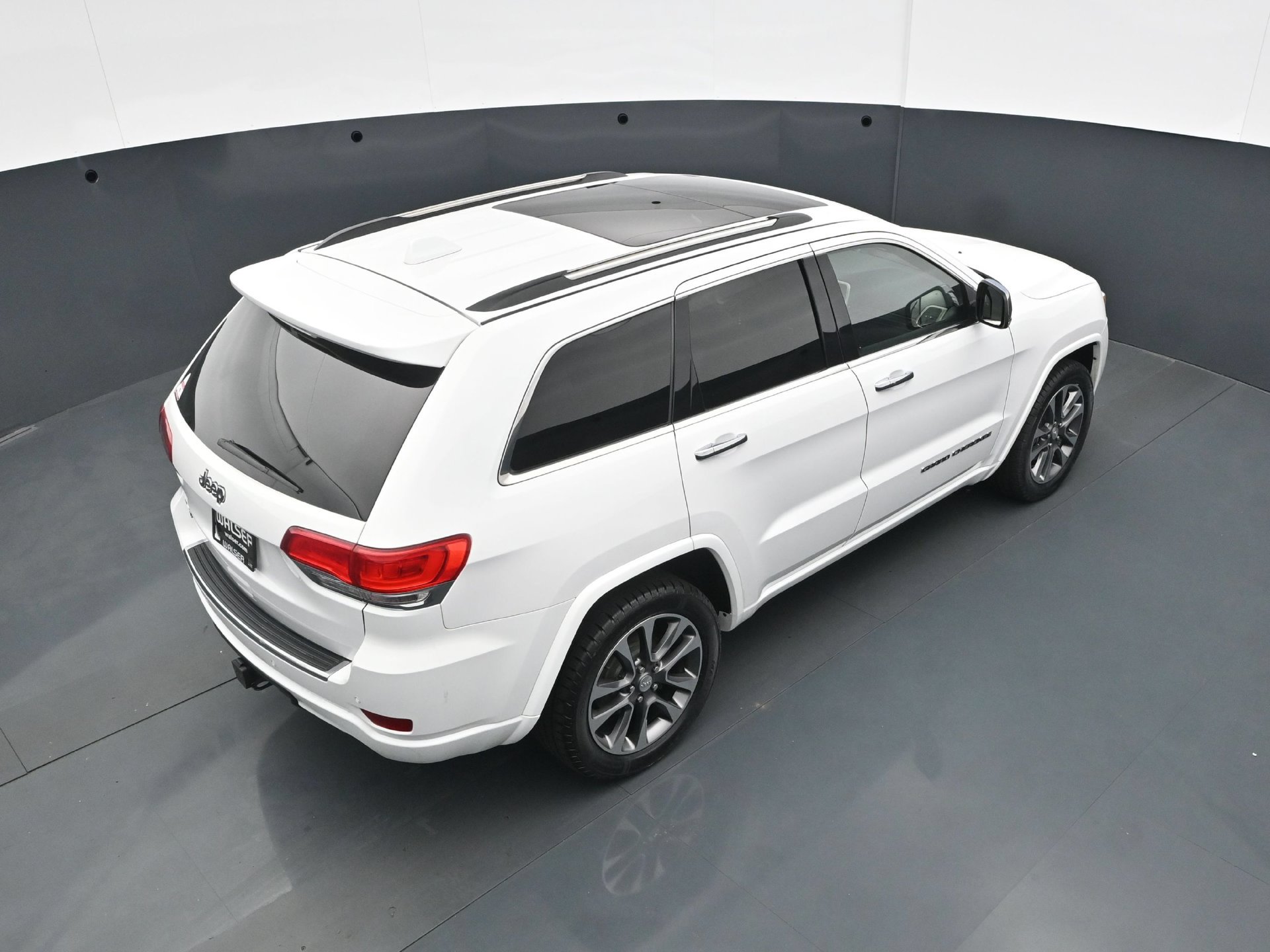 Used 2017 Jeep Grand Cherokee Overland AWD/4WD image 39