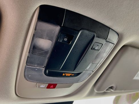 Used 2024 Kia Sportage EX FWD image 18
