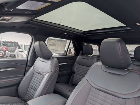 New 2026 Ford Explorer ST-Line w/ ST-Line Street Pack image 4