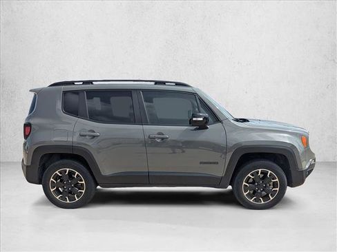 Used 2023 Jeep Renegade Latitude AWD/4WD image 4