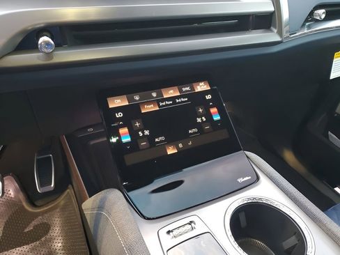 New 2026 Cadillac Vistiq Premium Luxury AWD/4WD image 39