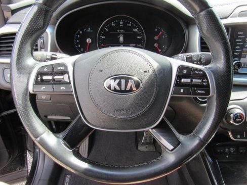 Used 2019 Kia Sorento SX image 21