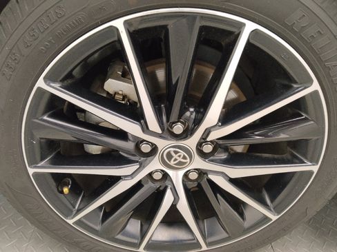 Used 2023 Toyota Camry SE image 31