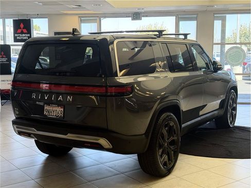 Used 2024 Rivian R1S Adventure AWD/4WD image 5