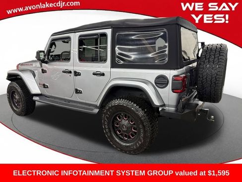 Used 2018 Jeep Wrangler Unlimited Sahara image 3