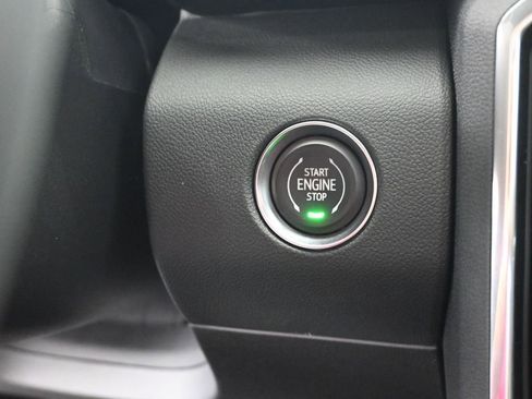 New 2025 GMC Acadia Elevation image 25