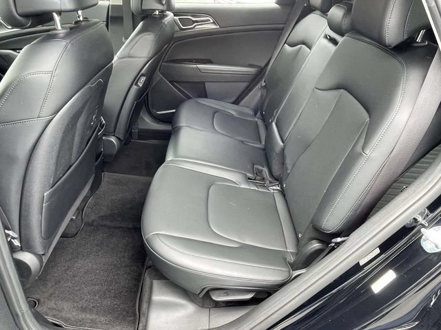 Used 2023 Kia Sportage EX FWD image 11