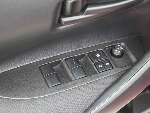 Used 2025 Toyota Corolla LE w/ Convenience Package image 21