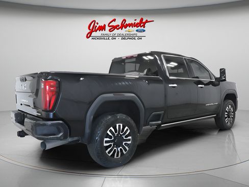 Used 2024 GMC Sierra 3500 Denali Ultimate AWD/4WD image 6