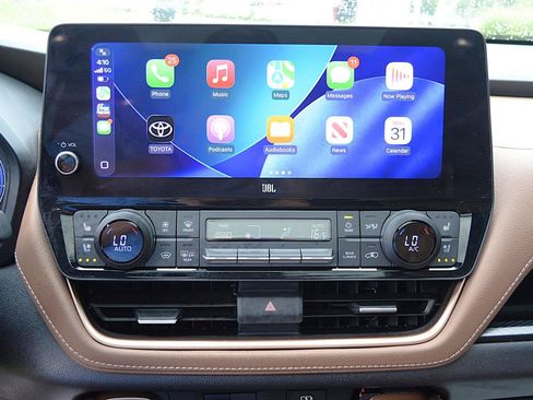 Used 2025 Toyota Grand Highlander AWD Hybrid image 29
