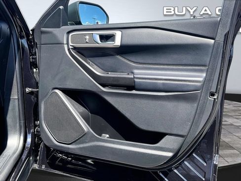 Used 2020 Ford Explorer XLT w/ Equipment Group 202A AWD/4WD image 22