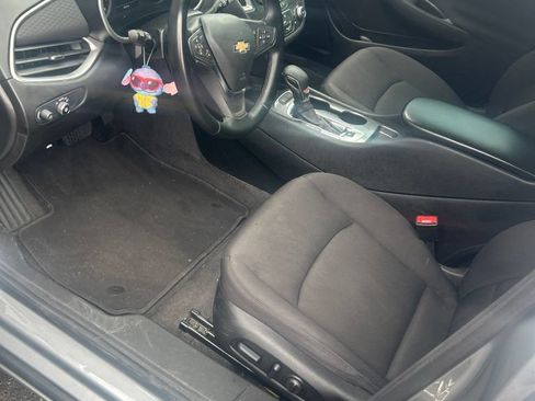 Used 2025 Chevrolet Malibu RS FWD image 11