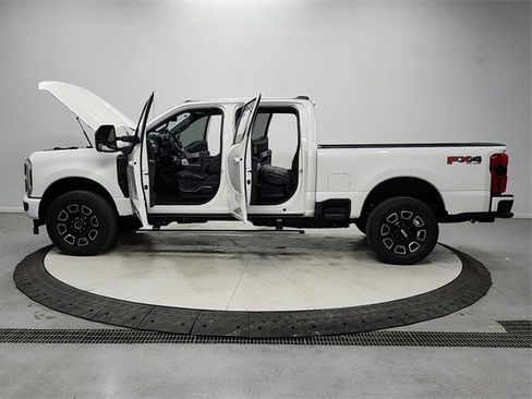 Used 2025 Ford F250 Platinum image 12