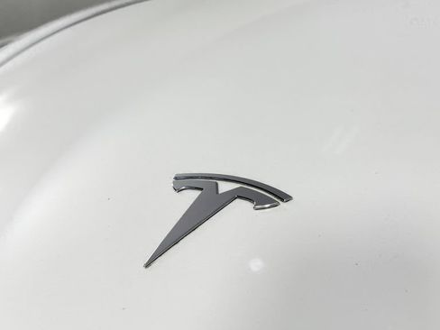 Used 2021 Tesla Model Y Long Range AWD/4WD image 38