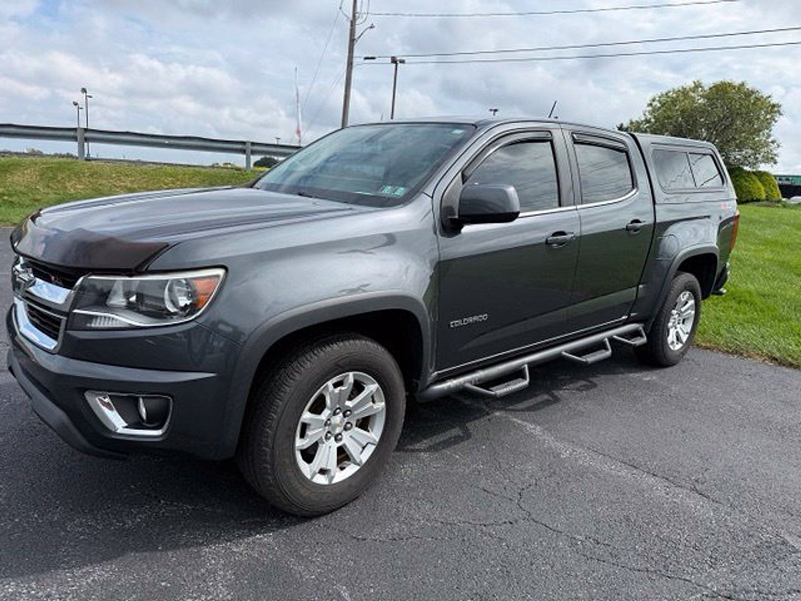 Used 2016 Chevrolet Colorado LT w/ LT Convenience Package AWD/4WD image 3