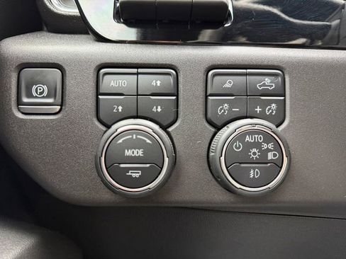 Certified 2024 Chevrolet Silverado 1500 High Country w/ Technology Package image 7