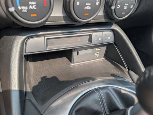 Used 2025 MAZDA MX-5 Miata Club RWD image 20