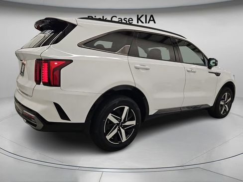 Used 2023 Kia Sorento S image 8