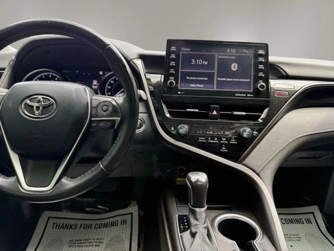 Used 2021 Toyota Camry XLE FWD image 31