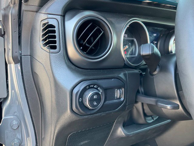 Used 2023 Jeep Gladiator Sport AWD/4WD image 7