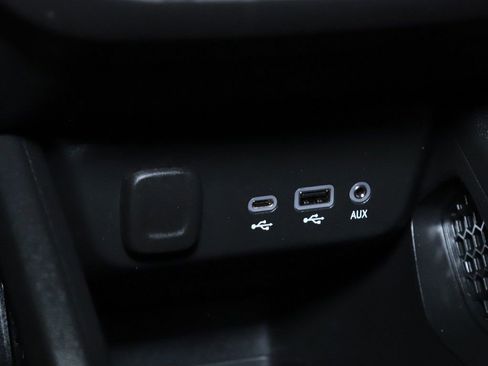 Used 2023 Chevrolet TrailBlazer LT w/ Convenience Package AWD/4WD image 28