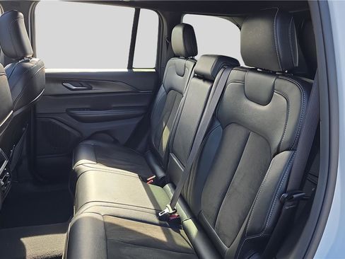 Used 2023 Jeep Grand Cherokee Altitude image 18