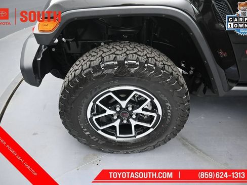 Used 2026 Jeep Wrangler Unlimited Rubicon AWD/4WD image 32