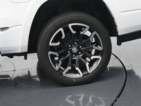 Used 2025 RAM 1500 Limited AWD/4WD image 13